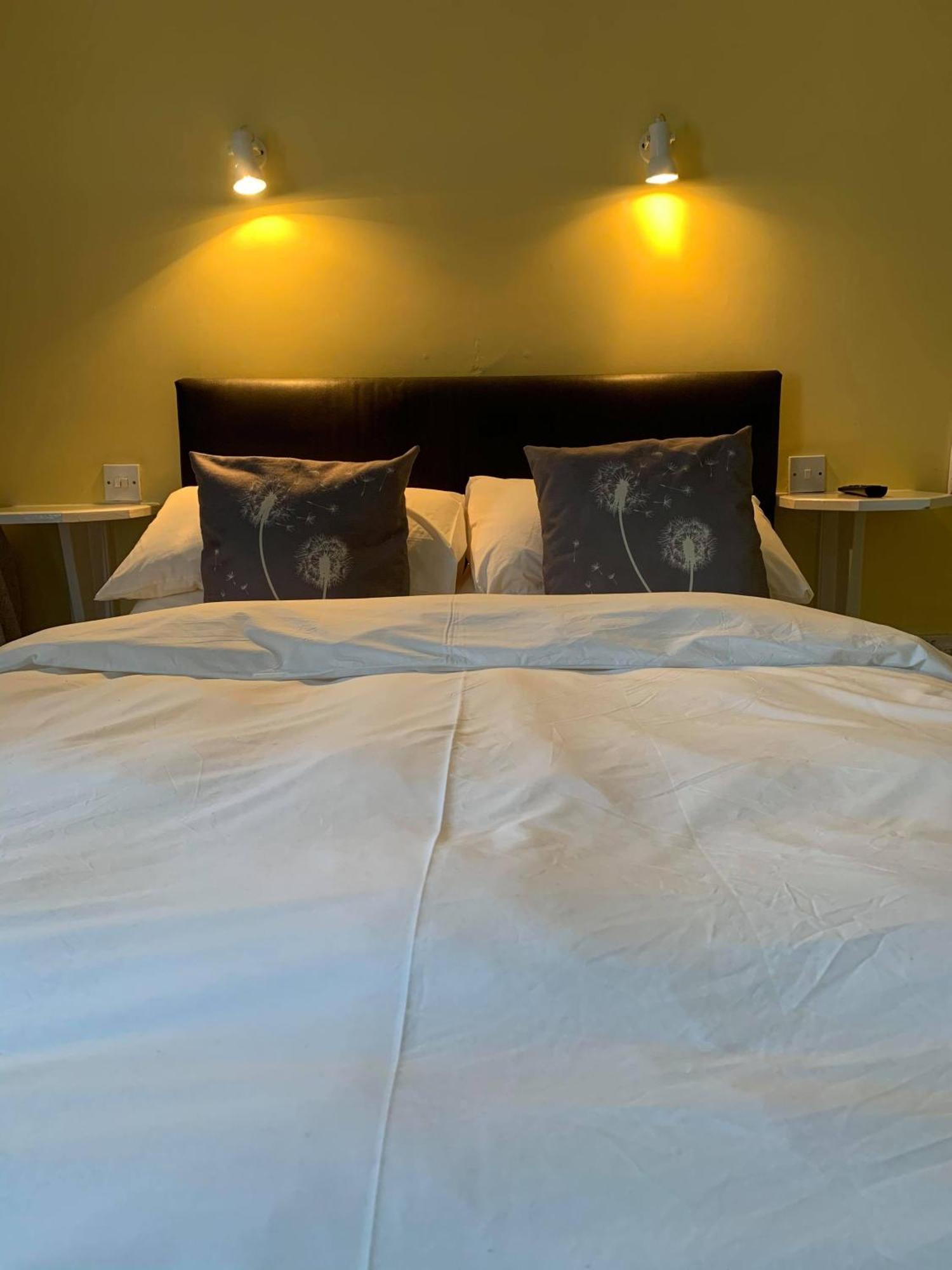 Ye Olde White Harte Hotel Burnham-on-Crouch Room photo
