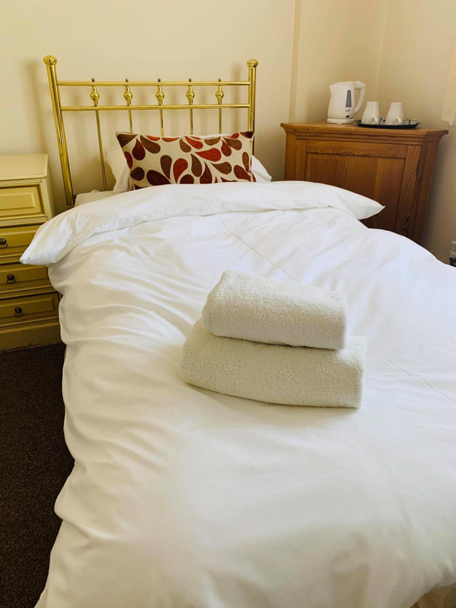 Ye Olde White Harte Hotel Burnham-on-Crouch Room photo