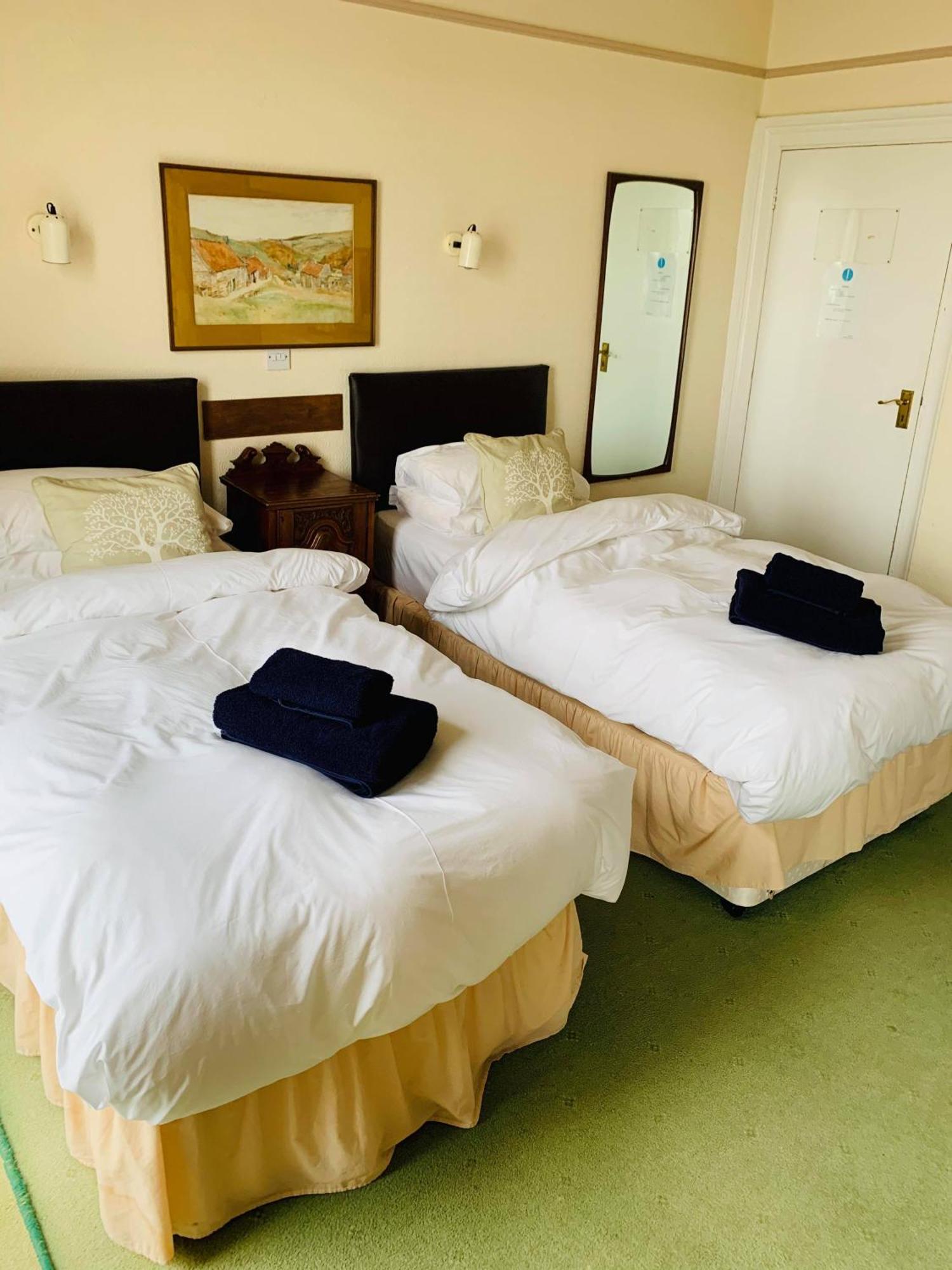 Ye Olde White Harte Hotel Burnham-on-Crouch Room photo