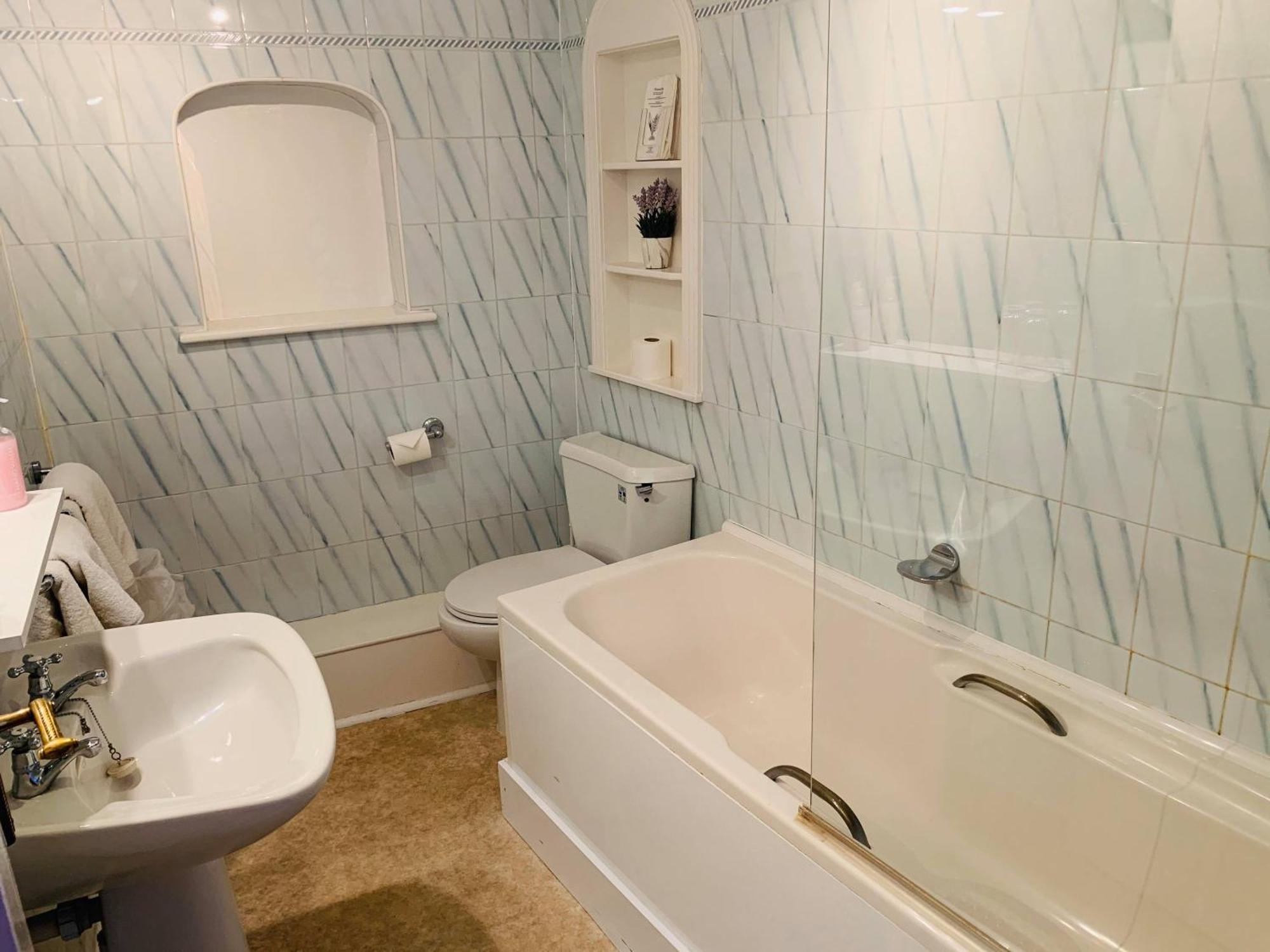Ye Olde White Harte Hotel Burnham-on-Crouch Room photo
